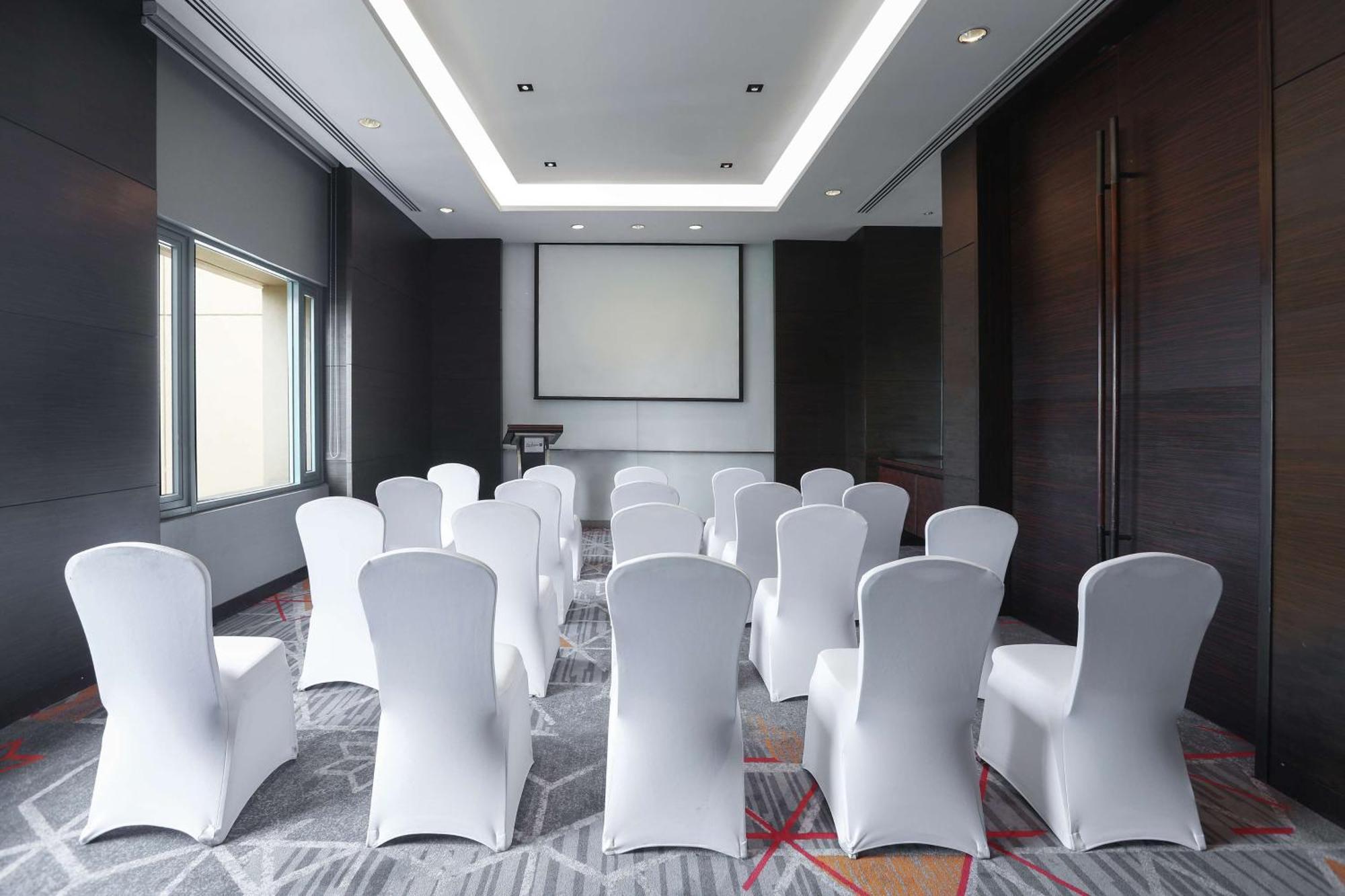 Hotel Radisson Blu Cebú Exterior foto Meeting room