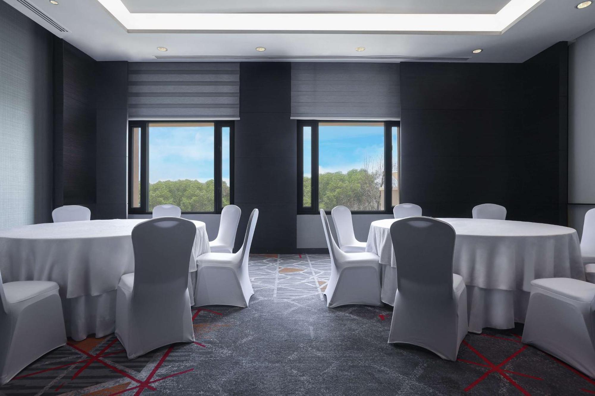 Hotel Radisson Blu Cebú Exterior foto Meeting room