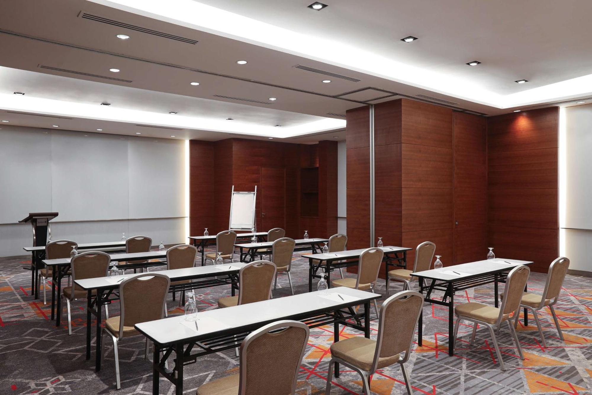 Hotel Radisson Blu Cebú Exterior foto Meeting room