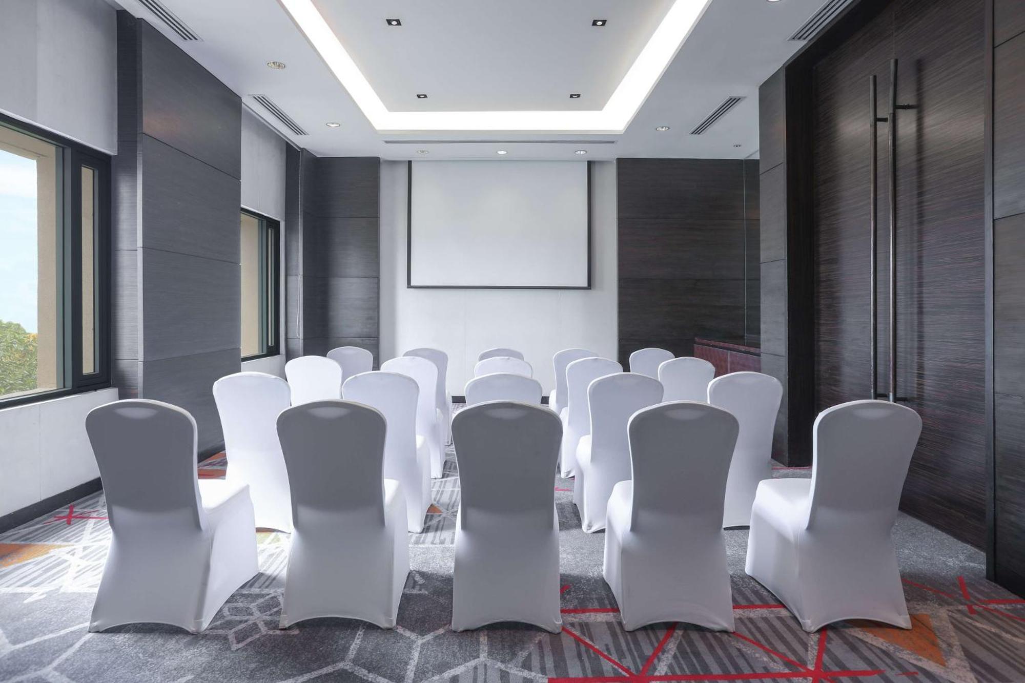 Hotel Radisson Blu Cebú Exterior foto Meeting room